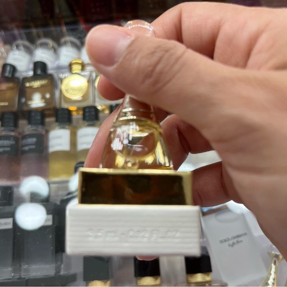 Dior J'adore L'Or Essence - Elegant Gold  3.5 ml- 0.12 FL OZ - Picture 3 of 3